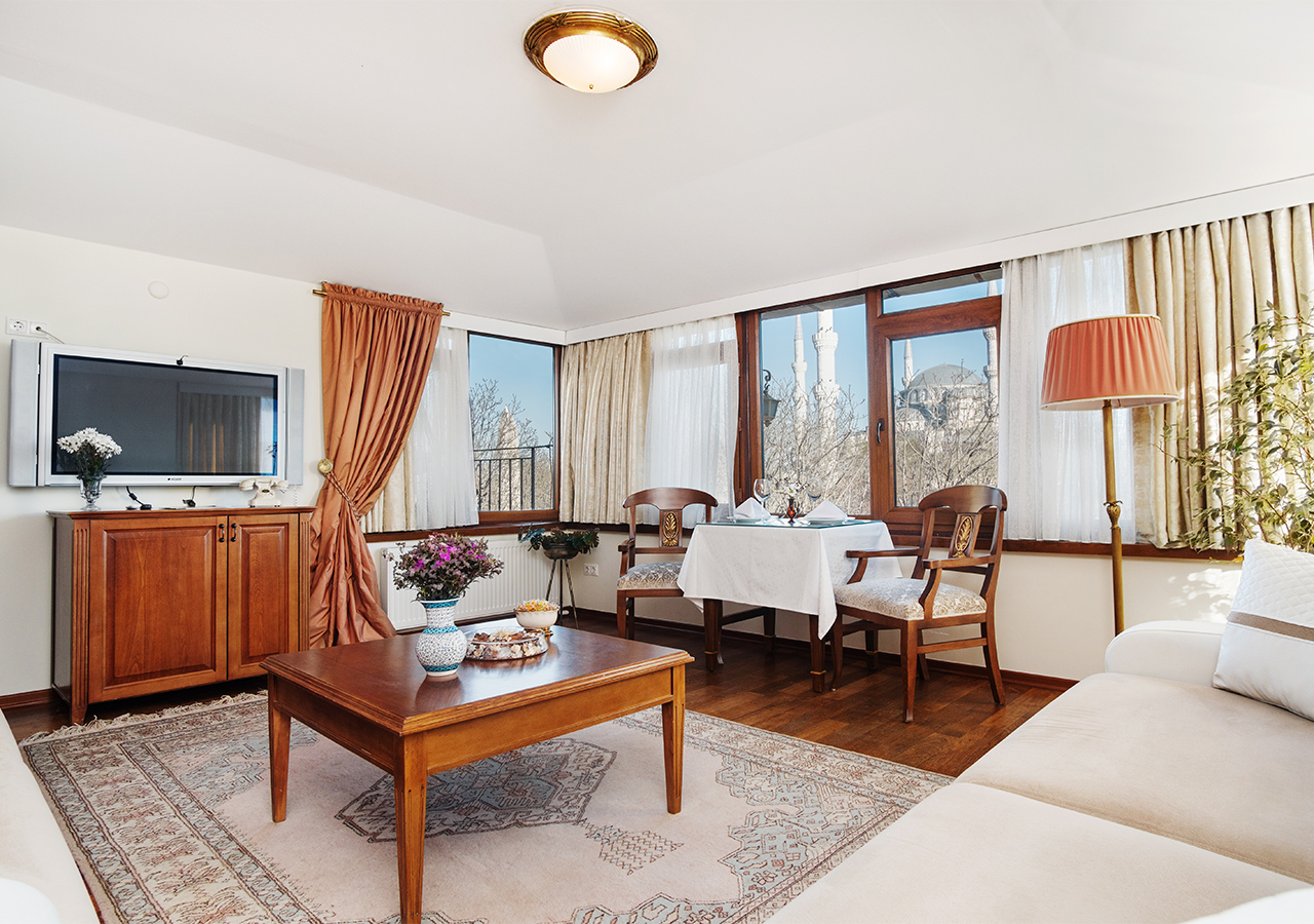 Alzer Hotel